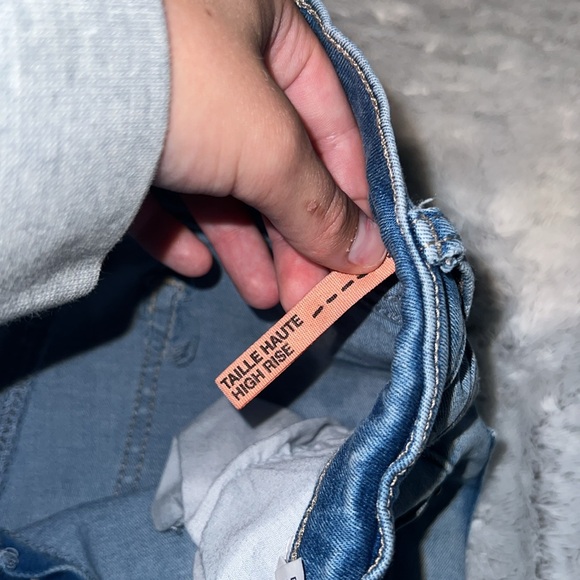 (5) Garage LighWash Jeans - Picture 4 of 5